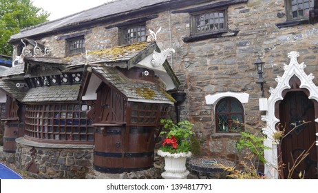 Quaint Old Fashioned English Inn Or Pub In The Countryside Of Devon UK