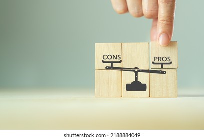 Quantitative Pros And Cons Analysis Concept. Concept For Advantages Disadvantages In Business Planning, Evaluation And Decision Making. Quantifying Options Helps To Weigh Up Your Decision. 