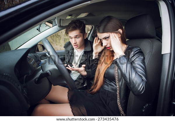 quarrel behind the wheel, the couple quarrel, lovers\
quarrel, car road