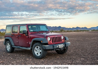 Quartzite, AZ, USA - January 1, 2020: A Jeep Wrangler Unlimited Sports Parked Along The Preserve Park