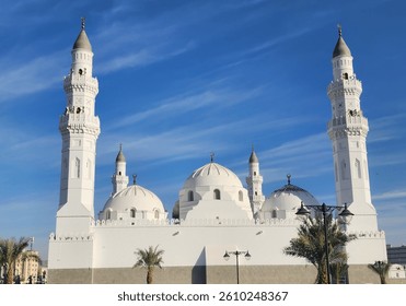 Quba Mosque is the first mosque built by the Prophet Muhammad. in the year 1 Hijriyah in Quba, about 5 km southeast of the city of Medina.
Quba Mosque, Madinah ❤️