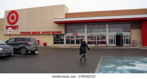 Quebec, Canada - 01/23/2015: Closure Of The Target Store At Place Fleur De Lys In Quebec