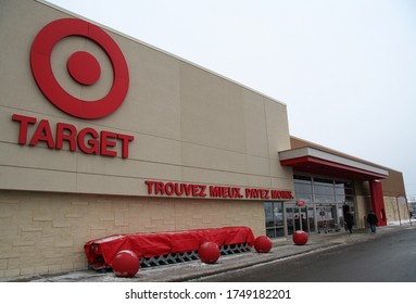 Quebec, Canada - 01/23/2015: Closure Of The Target Store At Place Fleur De Lys In Quebec