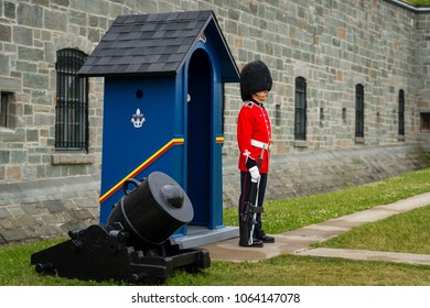 Quebec City, Canada - 07/02/2016: A Soldier Of The Royal 22e Régiment (R22R) Guarding La Citadelle In Quebec City (Canada), In Uniform Reminscent Of The House Guards Of Buckingham Palace In London.