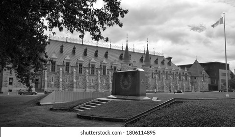 QUEBEC CITY QUEBEC CANADA 08 20 2020: In Front Quebec City Armoury The Monument Of The 22e Bataillon Now Le Royal 22e Regiment Was Formed In 1914, The Only Francophone Regiment In The Canadian  Force