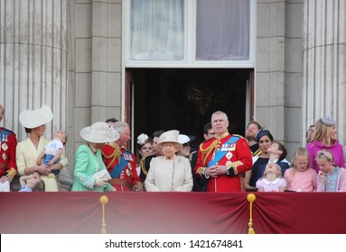 Queen Elizabeth London Uk 8June 2019- Meghan Markle Prince Harry George William Charles Kate Middleton & Louis Princess Charlotte Trooping The Colour Royal Family Buckingham Palace Stock Press Photo