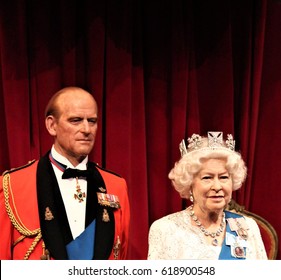 Queen Elizabeth, London, United Kingdom - March 20, 2017: Queen Elizabeth Ii 2 Portrait Wax Figure At Museum Queen Wearing Crown - George IV State Diadem, London - Stock Photo, Stock Photograph