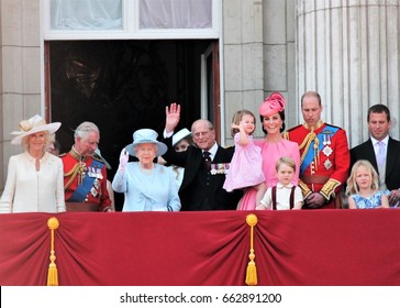 Queen Elizabeth Prince Philip  & Royal Family, London June 17 2017- Prince George William, Kate, Charles Balcony Buckingham Palace -Queen Elizabeth S Birthday, Trooping The Colour Stock Photo Press 