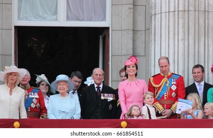 Queen Elizabeth & Royal Family, Buckingham Palace, London June 17 2017- Trooping The Colour Prince George William, Harry, Kate & Charlotte Balcony For Queen Elizabeth's Birthday Stock Photo Image