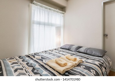 Queen Beds Images Stock Photos Vectors Shutterstock