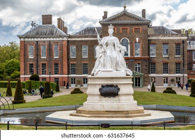 Queen Victoria Monument Near Kensington Palace