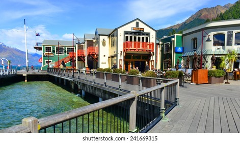 QUEENSTOWN, NZ - NOV 17:Visitors In Queenstown On Nov 17 2014.It's One Of The Most Popular Travel Destination In New Zealand Known For It's Restaurants, Ski Tourism And Extreme Sport Adventure