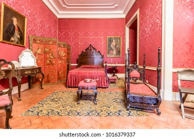 Imagenes Fotos De Stock Y Vectores Sobre Royal Bedroom