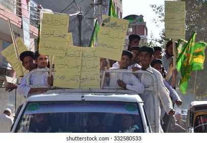 QUETTA, PAKISTAN - OCT 28: Activists Of Jamat-e-Ahle Pakistan Are Demonstrating In Favor Of Mumtaz Qadri Alleged In Murder Of Salman Taseer Former Governor Punjab On October 28, 2015 In  Quetta.