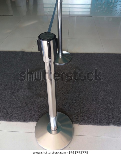 queue divider inside the
office