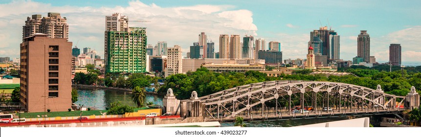 Quezon Bridge, Manila Skyline