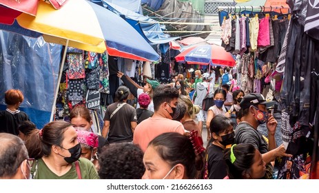 Quiapo, Manila - May 2022: A Busy Pedestrianized Street Filled With Sidewalk Vendors Along FR Hidalgo Street In Quiapo.