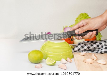 quick way to sharpen knife temporary with ceramic bowl , kitchen tips,1. place blade at 30 degree angle, push knife forward 2. twist your wrist 3.pull backward, do at least 4 times for each side