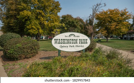 Quincy, IL / United States Of America - October 8th, 2020 : Washington Park Sign, Wide Panorama With Trees And Landscaping.  Historic City Park In Downtown Business District.