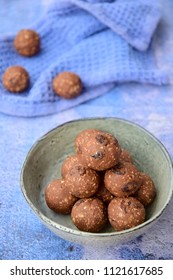 Quinoa Chocolate Raisin Oat Protein Energy Balls