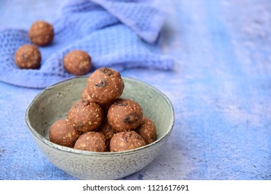 Quinoa Chocolate Raisin Oat Protein Energy Balls