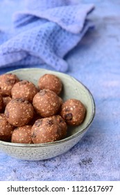 Quinoa Chocolate Raisin Oat Protein Energy Balls