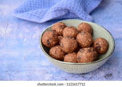 Quinoa Chocolate Raisin Oat Protein Energy Balls