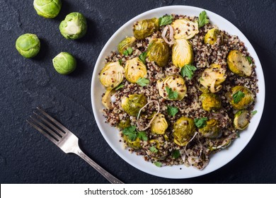 Quinoa salad with Brussels sprouts and leek . Superfood
