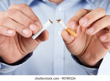 禁煙を決意した男性
