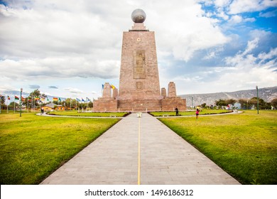 Middle Earth Ecuador Images Stock Photos Vectors Shutterstock