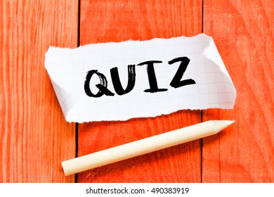 Quiz Note Quiz On Wooden Background Stock Photo 490383919 | Shutterstock