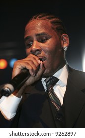 R. Kelly Performs