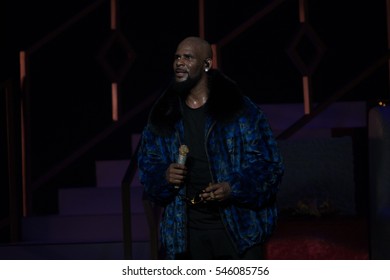 R Kelly Performs On Stage At The FOX Theater On December 27, 2016 In Atlanta Georgia - USA 