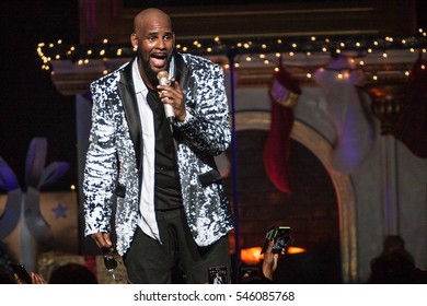 R Kelly Performs On Stage At The FOX Theater On December 27, 2016 In Atlanta Georgia - USA 