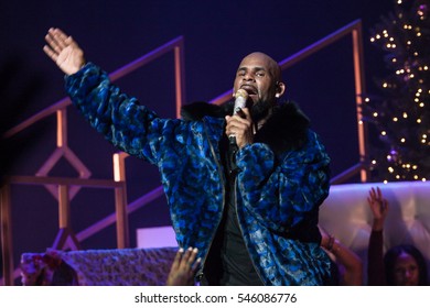 R. Kelly Performs On Stage At The FOX Theater On December 25, 2016 In Atlanta, Georgia - USA