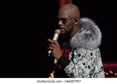 R. Kelly Performs On Stage At The FOX Theater On December 27, 2016 In Atlanta, Georgia - USA