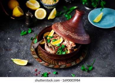 الطبخ المغربي الطحين المغربي Rabbit-lemon-tajinestyle-rusticselective-focus-260nw-1690003984