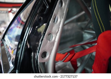 Race Car's Roll Cage Design