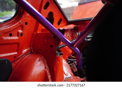 Race Car's Roll Cage Design