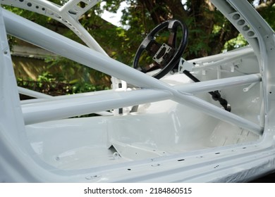 Race Car's Roll Cage Design