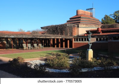 RACINE WI - DECEMBER 2017: Exterior, Frank Lloyd Wright Building Wingspread In Racine, WI In December 2017. Built For President Of SC Johnson Wax Company. Example Of Prairie Style Architecture.