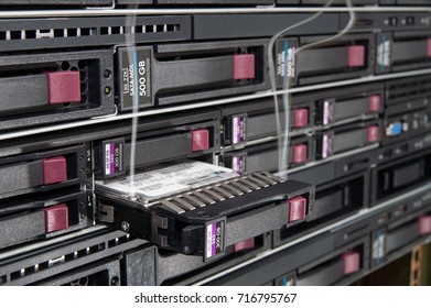 Illustration Rack Mounted Server Failed Hdd 스톡 사진 701328892 | Shutterstock