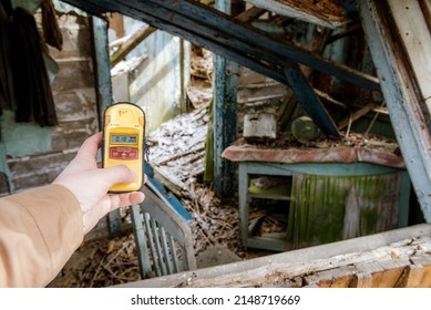 Radiation Measurement Inside Abandoned Chernobyl House