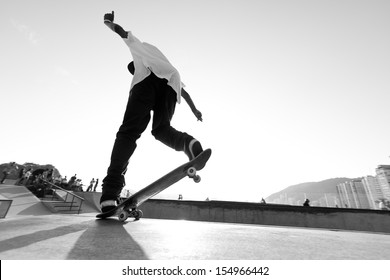 Radical Skate - Skateboarding In Black And White