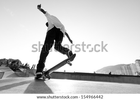 Radical Skate - skateboarding in black and white