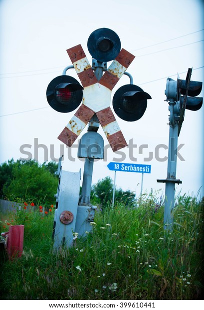 Railroad crossing
signal