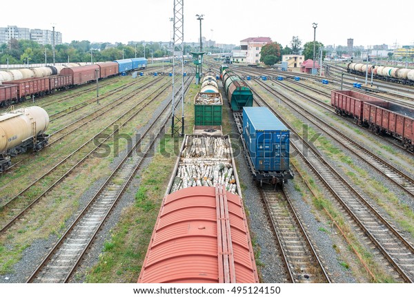 railway freight\
wagon, loaded with wood. top\
view