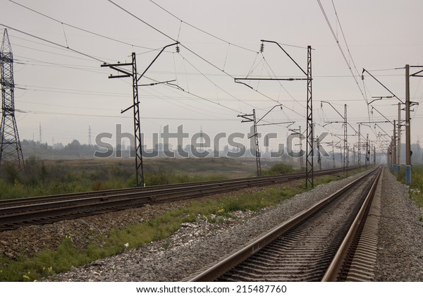 train electric voltage