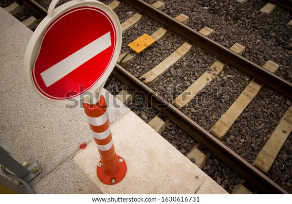 railway no enter sign
plate