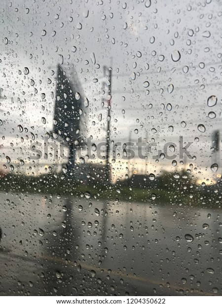 Rain at the car\
window